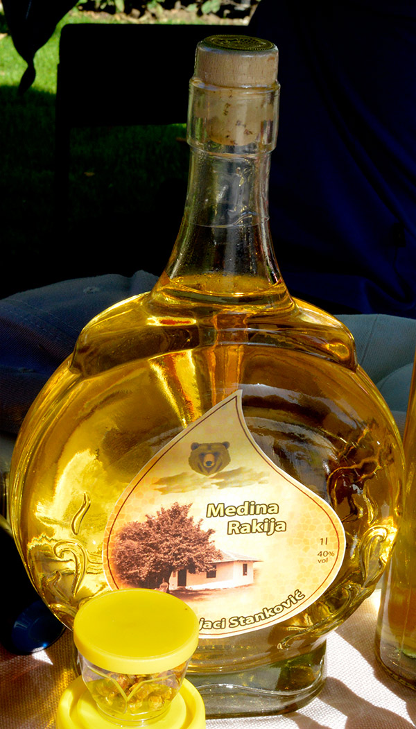 Medina rakija 1L Izložba u Mladenovcu