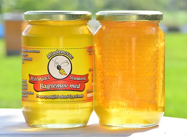 Saće u medu 1kg - odlično ko hoće da gricka Saće i uživa u prvoklasnom medu