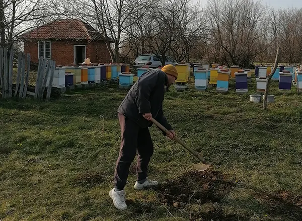  Sitni poslovi na pčelinjaku