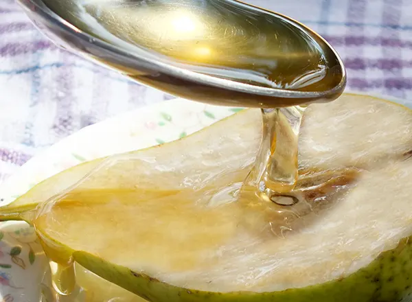 voće preliveno medom 